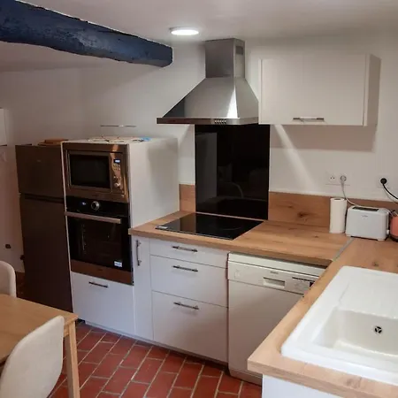 Apartment Old Village Treilles